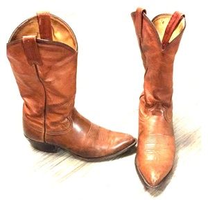 Tony Lama vintage cowboy boots. Style style 6152